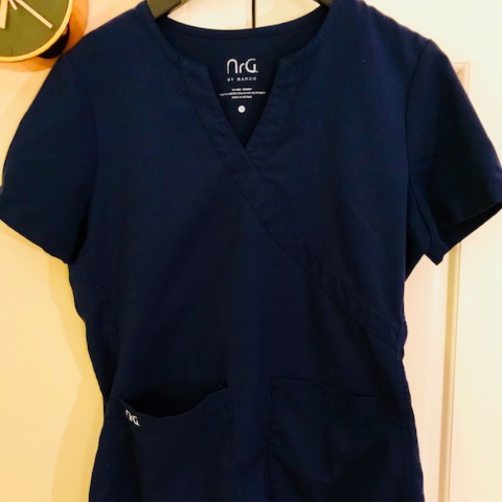 Gently Loved Perfect Condition Scrub top